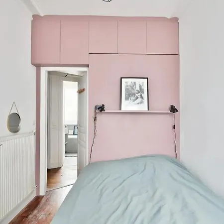 Superbe Place Republique Apartment Paris
