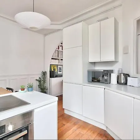 Apartment Superbe Place Republique Paris